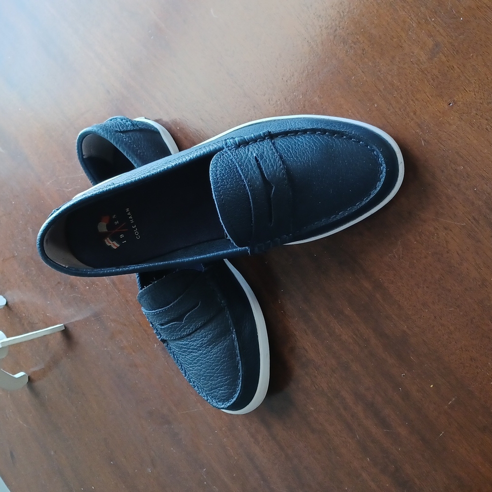 COLE HAHN Classic Nantucket slip on loafers Navy Blue Size 7.5M